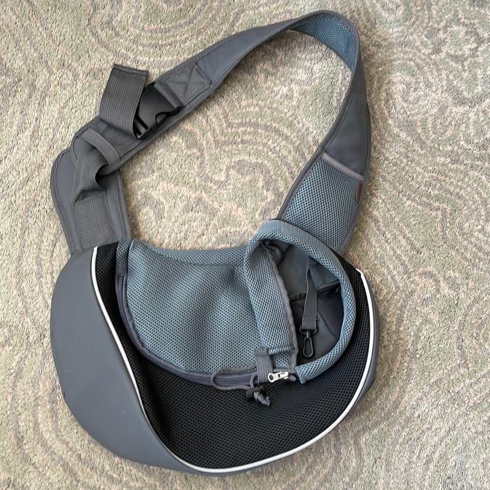 Dog Sling Carrier sz M, NWOT